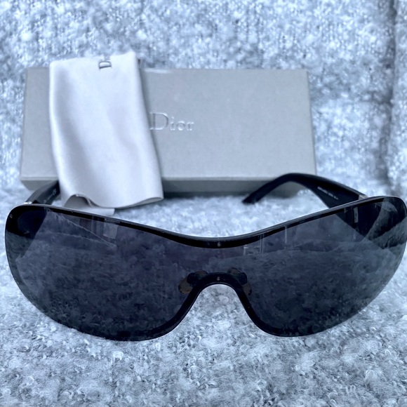 💯 Authentic Christian Dior Sunglasses 🕶